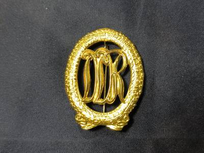 云宸嘉赏-勋臻佳藏四月精品甄选场次（低佣 一元一手） - 民主德国金级体育体能章 大版极美品