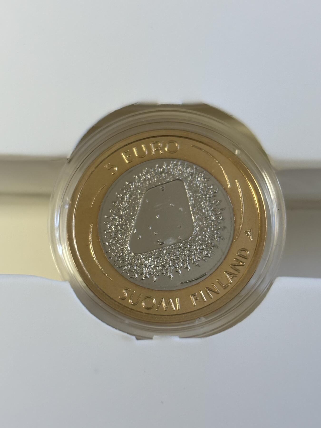 第196期拍卖 芬兰2022年曲棍球5欧双色纪念币