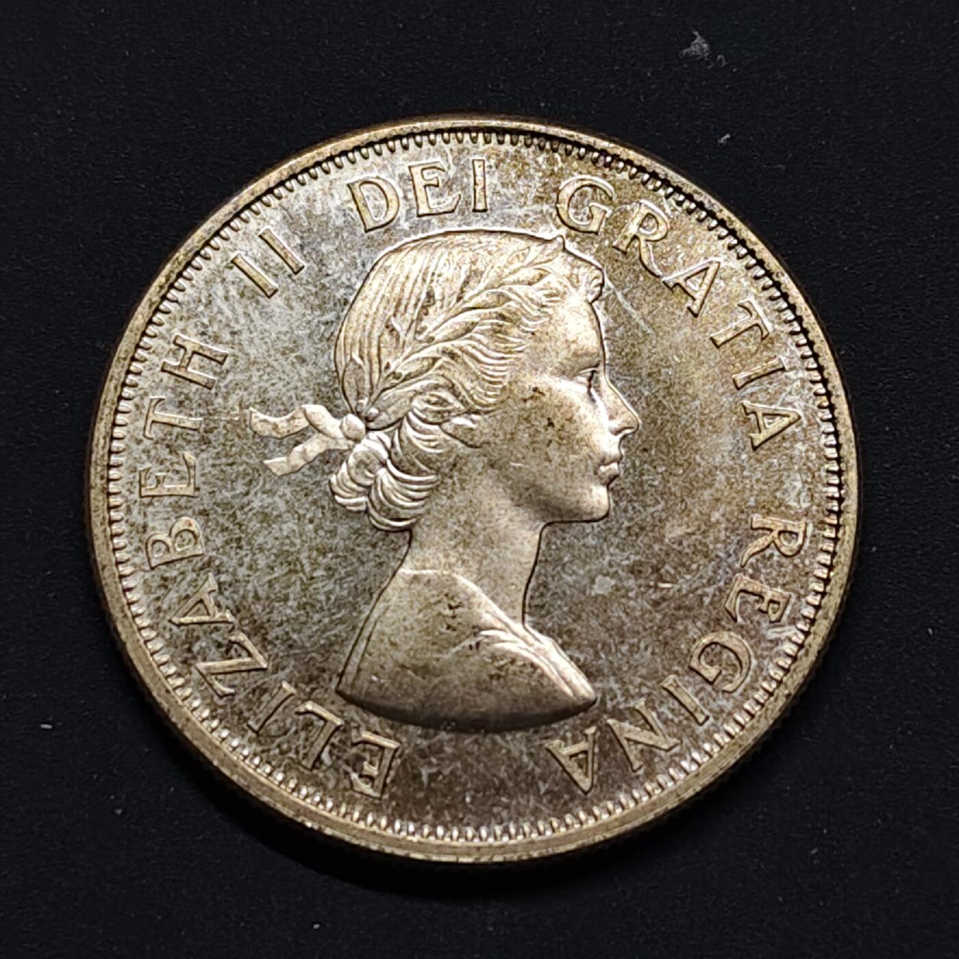 【全场包邮】纯粹捡漏拍518场 加拿大1964年女王50分银币【29.7毫米11.66克80%】