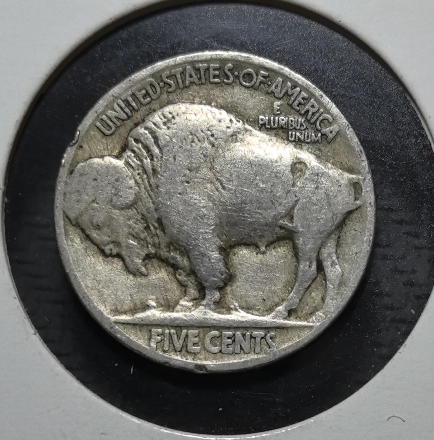 外国优质银币克朗币纪念章，每周六晚九点倒数截拍，满百包邮可寄存，持续收拍 美国1920年野牛镍币，正面为印第安人侧像，背面是美洲野牛，是美国 20 世纪经典流通币，象征西部开拓史与原住民文化。