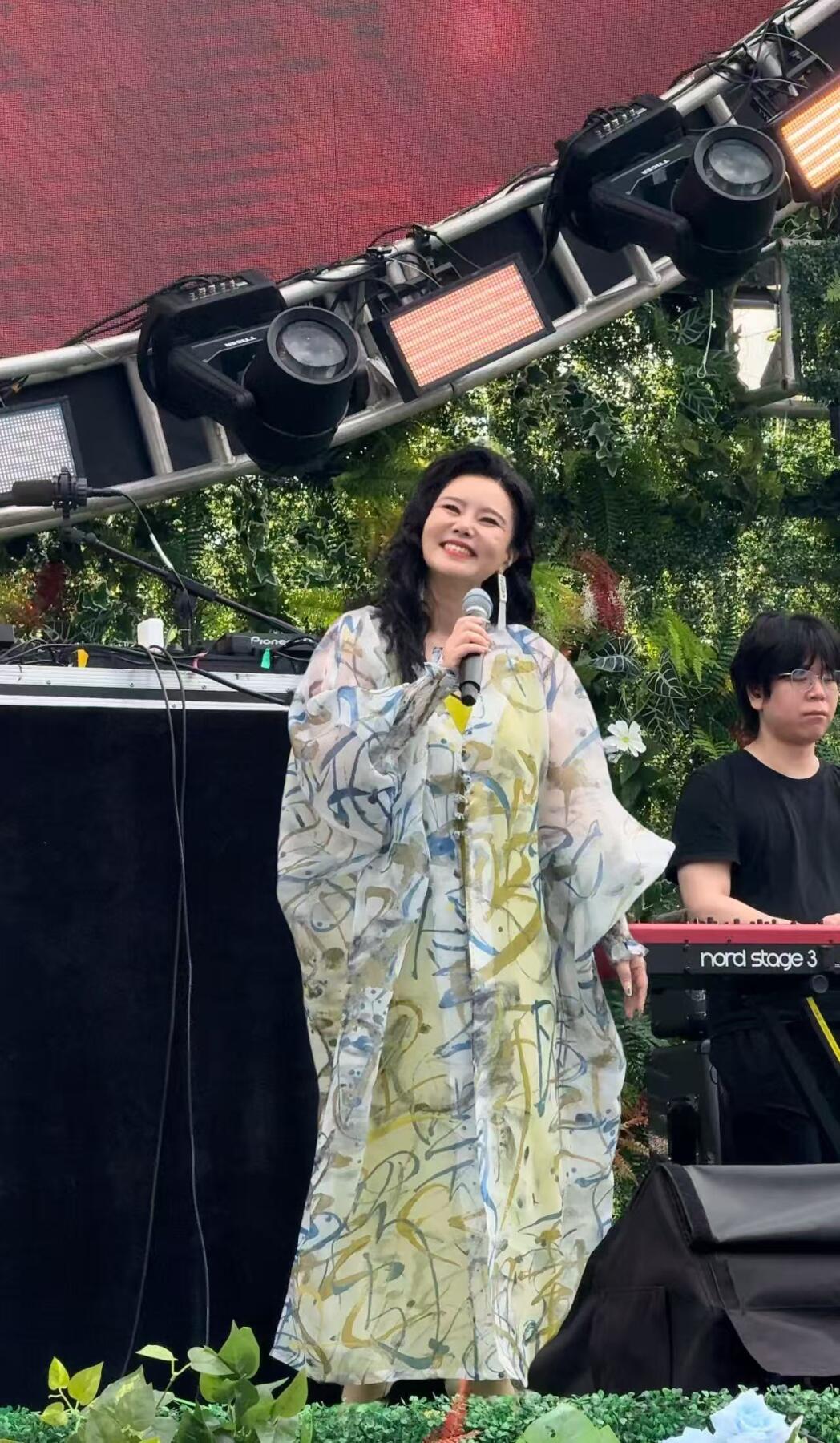 零元拍：龚琳娜老师亲笔签名禅意莲花香插套装！