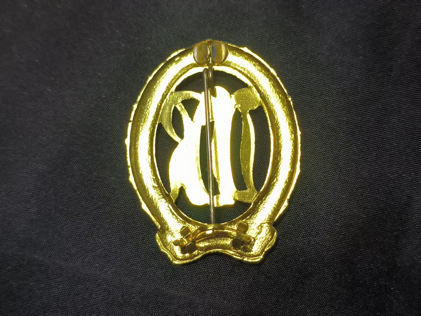 云宸嘉赏-勋臻佳藏四月精品甄选场次（低佣 一元一手） 民主德国金级体育体能章 大版极美品