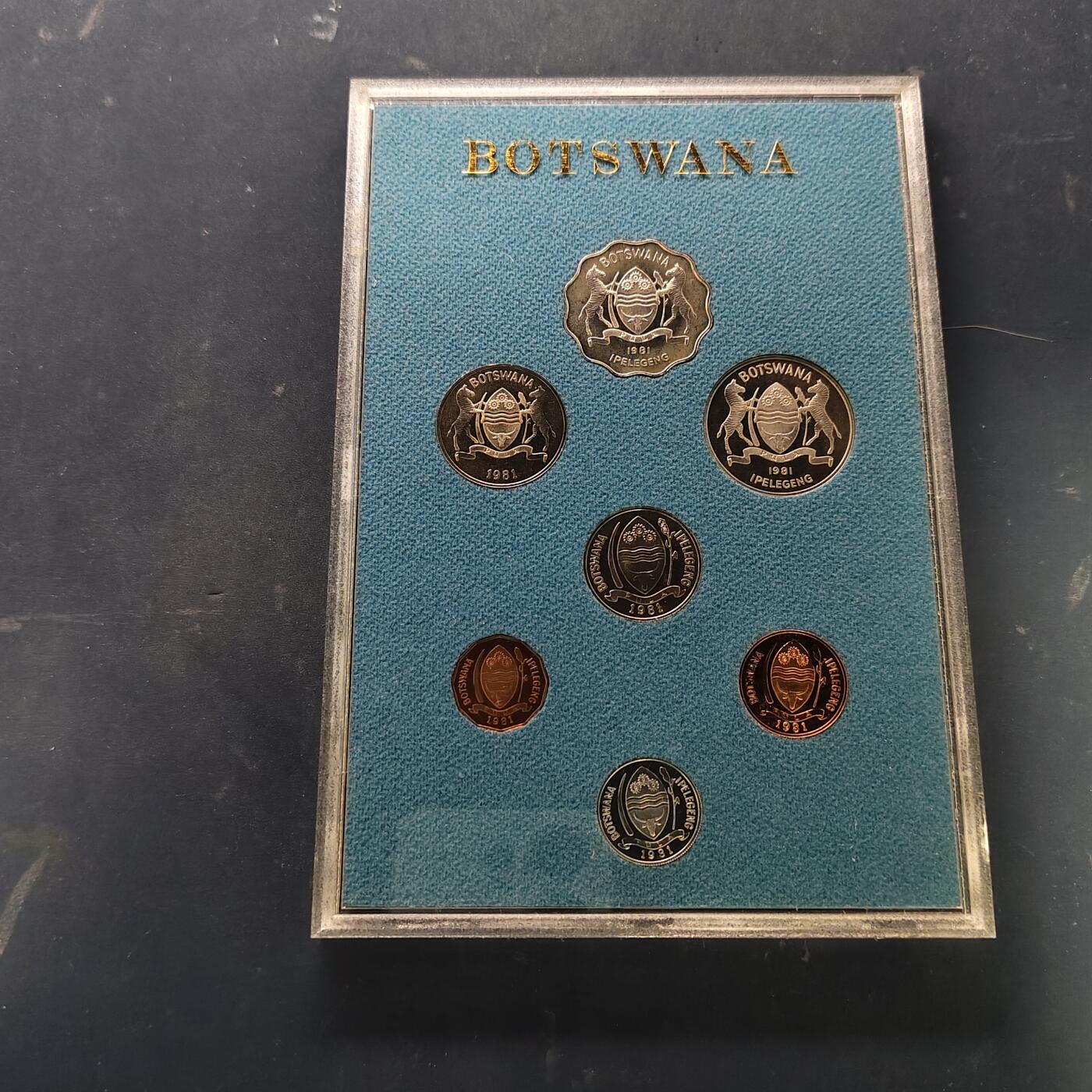 【全场包邮】纯粹捡漏拍519场 【少见】博兹瓦纳1981年官方发行皇家厂经典信封装精制套币-PS3-量10000