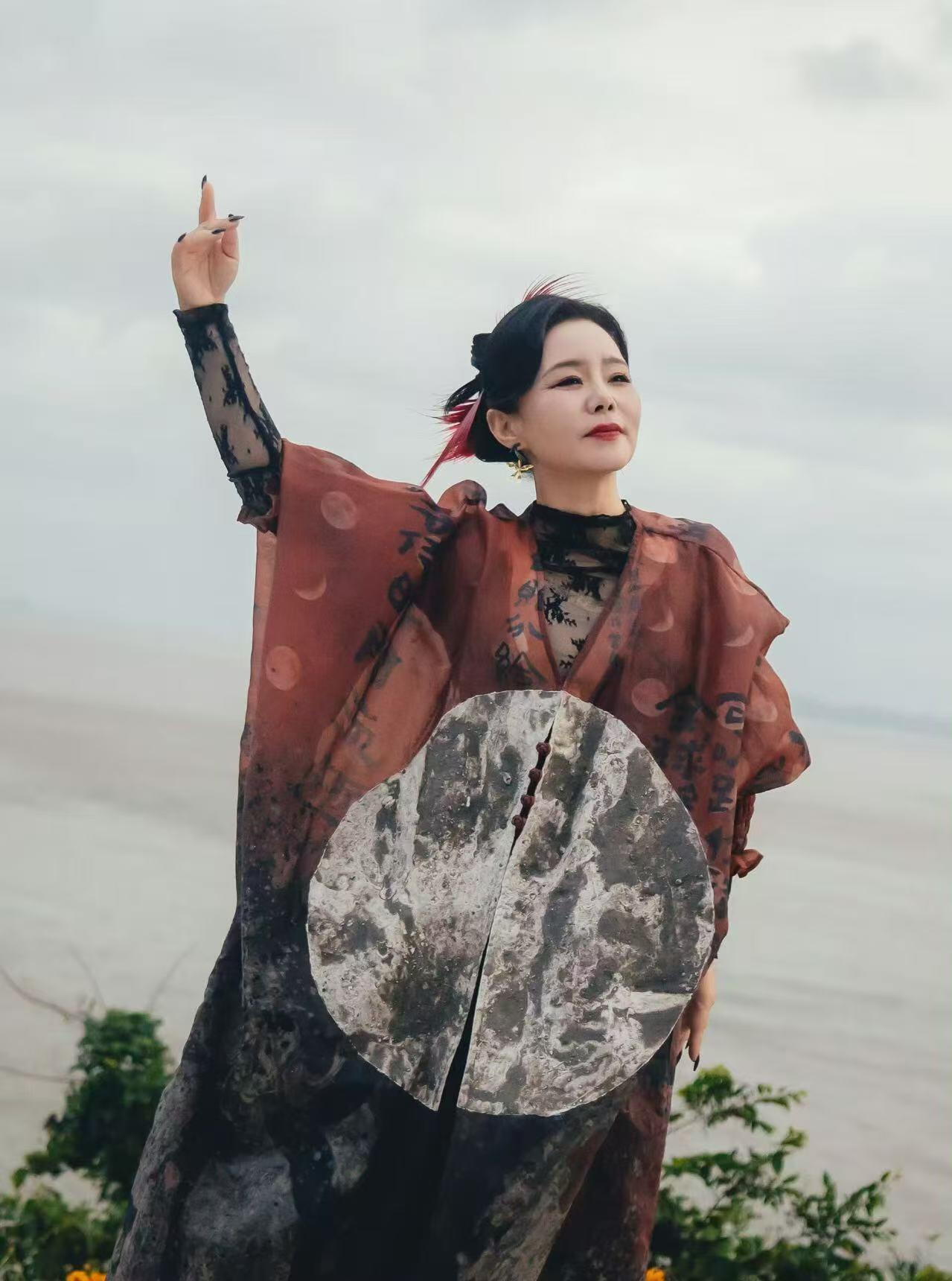 零元拍：龚琳娜老师亲笔签名禅意莲花香插套装！