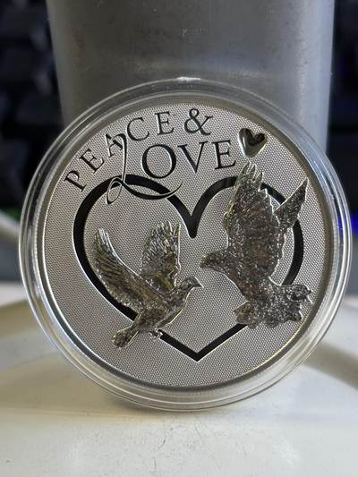 第196期拍卖 - 托克劳2012年和平与爱幻彩纪念银币，925银，25克，发行2500枚