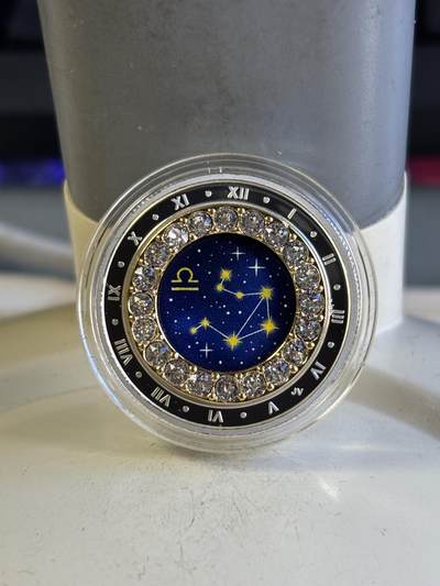 第196期拍卖 - 加拿大2019年十二星座系列10天秤座镶嵌水晶彩银币，9999银，70.96克，发行4000枚