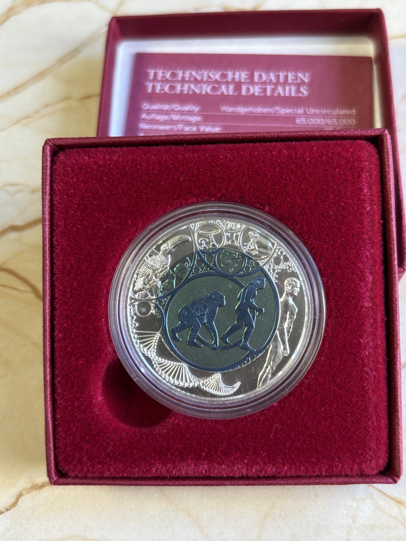 第196期拍卖 奥地利2014年进化论铌银镶嵌双色纪念币，900银998铌，10克/7.15克，