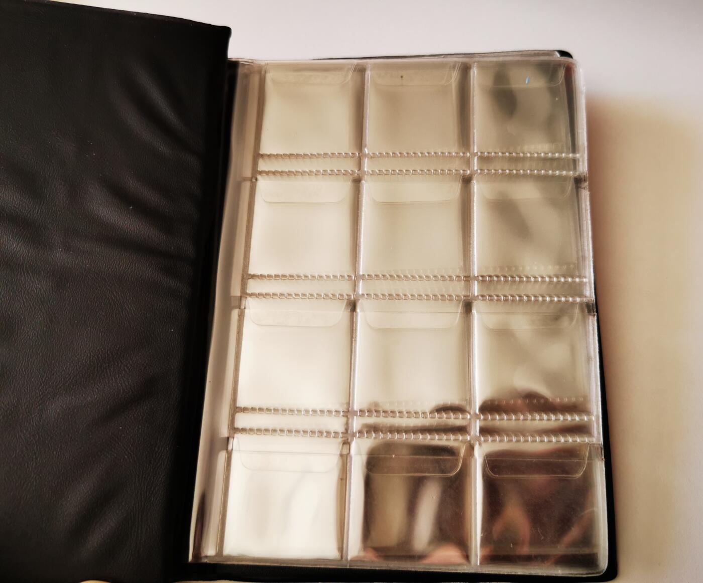 零零发外国硬币拍卖 无佣金 两本硬币收藏册一本是直接插的10页另一本是放纸夹的6页