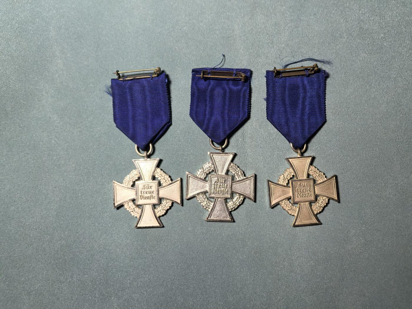 盛世勋华——号角文化勋章邮票专场拍卖第312期 德国（1939）银级忠诚服务奖章（25年） 3枚