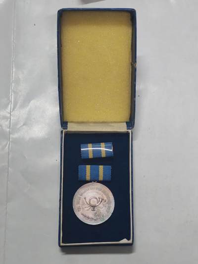 韵星假日军品类拍卖第51期  -- Rimey Holidays Militaria Auction 51 - 民主德国邮政部忠诚服务奖章带原盒略