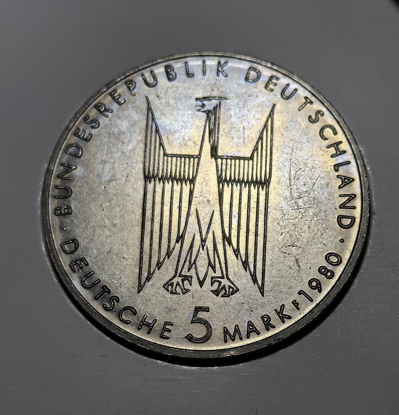 外国优质银币克朗币纪念章，每周六晚九点倒数截拍，满百包邮可寄存，持续收拍 西德1980年科隆大教堂竣工百年5马克纪念币，是战后西德经济繁荣与文化认同的体现，见证了德国的重建历程。