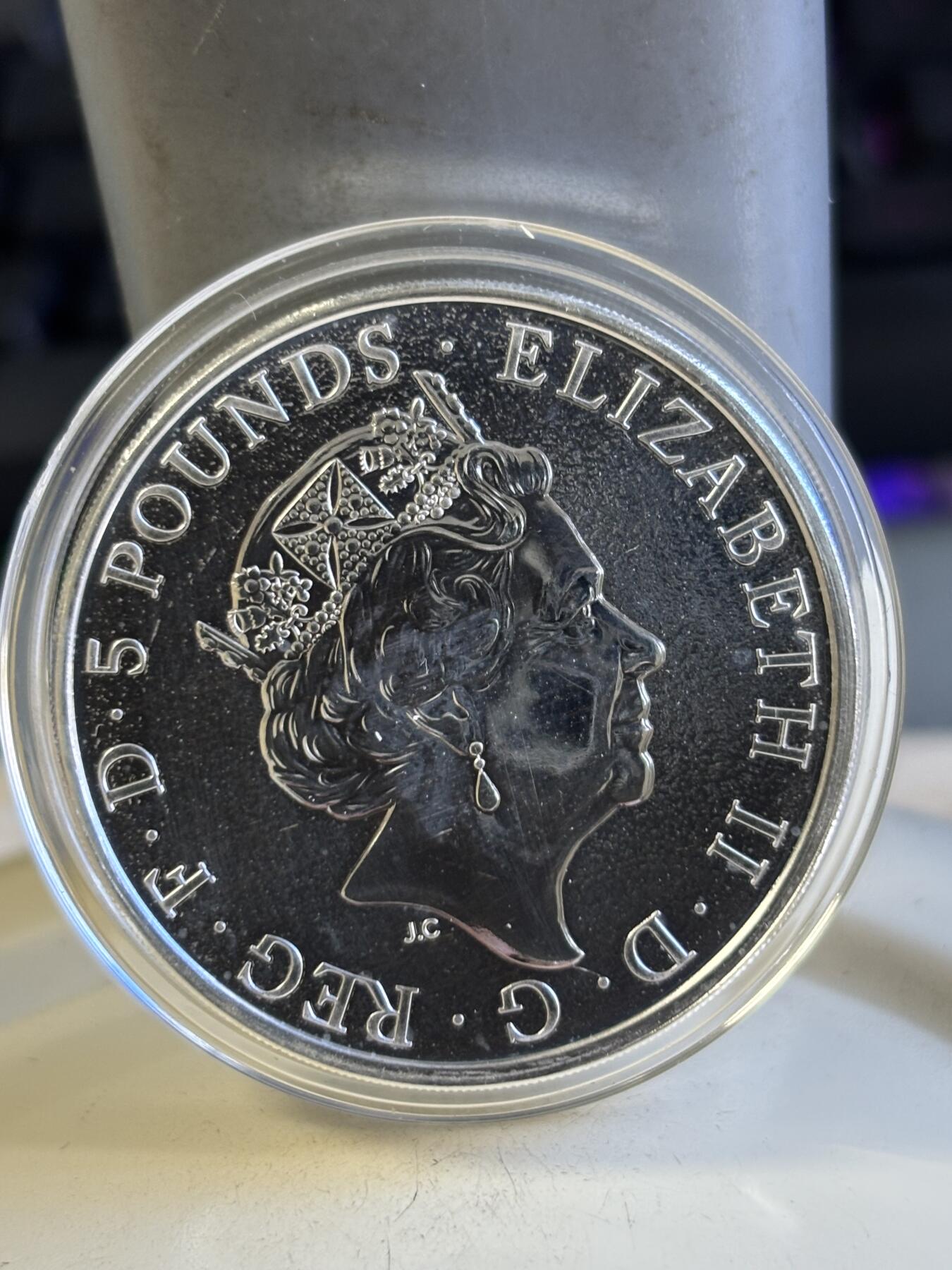 第196期拍卖 英国2016年女王神兽系列1英格兰狮子2盎司投资银币，9999银，有瑕疵