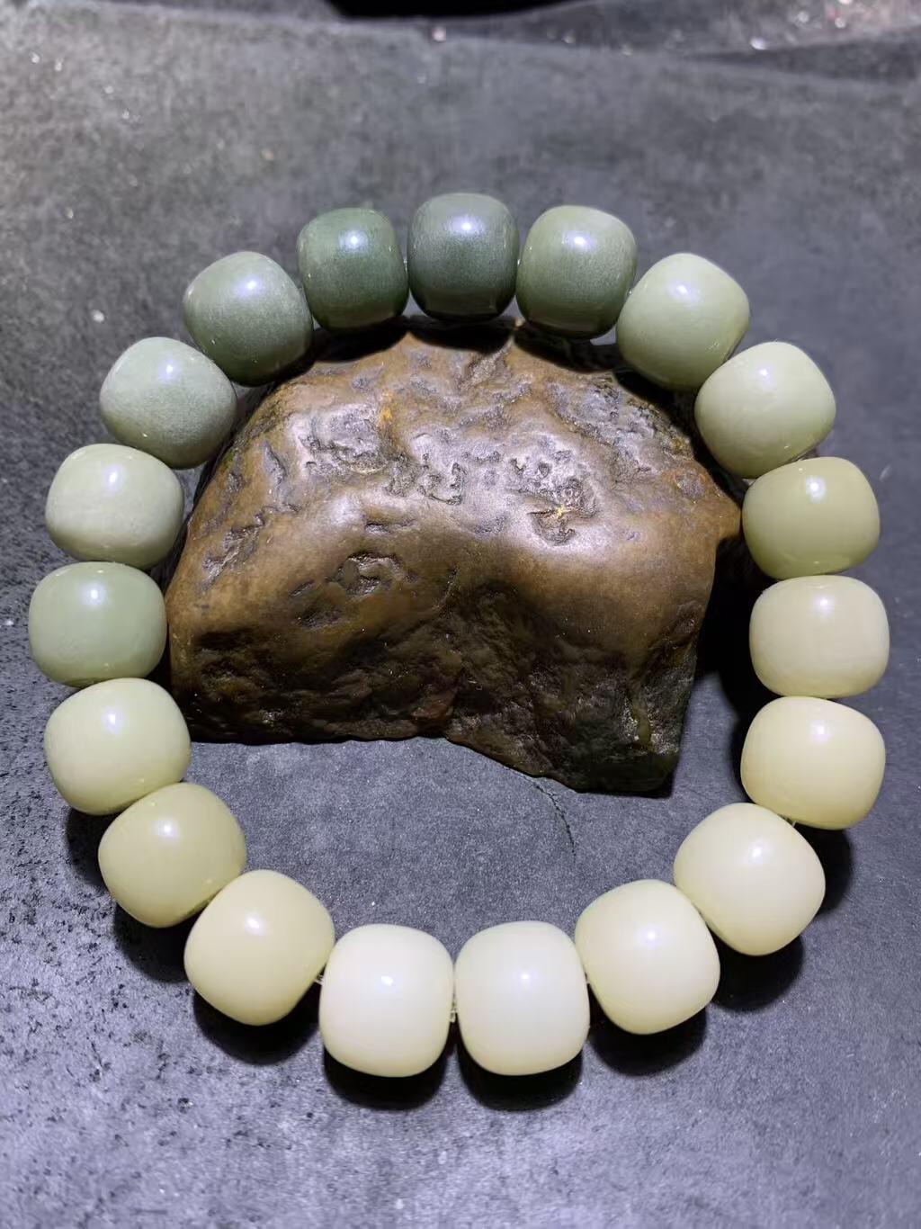 精美多宝渐变色菩提根手串绕指揉糖果色老型桶珠文玩念珠手链混色珠单圈手链一条，