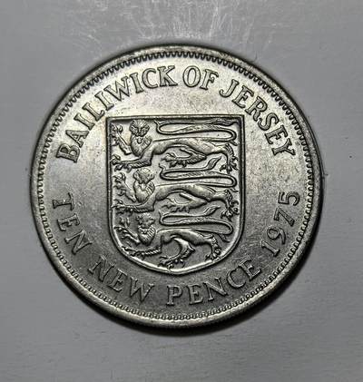 外国优质银币克朗币纪念章，每周六晚九点倒数截拍，满百包邮可寄存，持续收拍 - 英属泽西岛1975年10 新便士，正面为伊丽莎白二世女王像，背面是泽西三狮纹章，是英国皇家属地泽西的法定流通币，见证了其英联邦自治地位。
