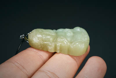 上海都达杂项专场103【全场包邮】  天然和田玉精雕《宝宝佛》挂件 