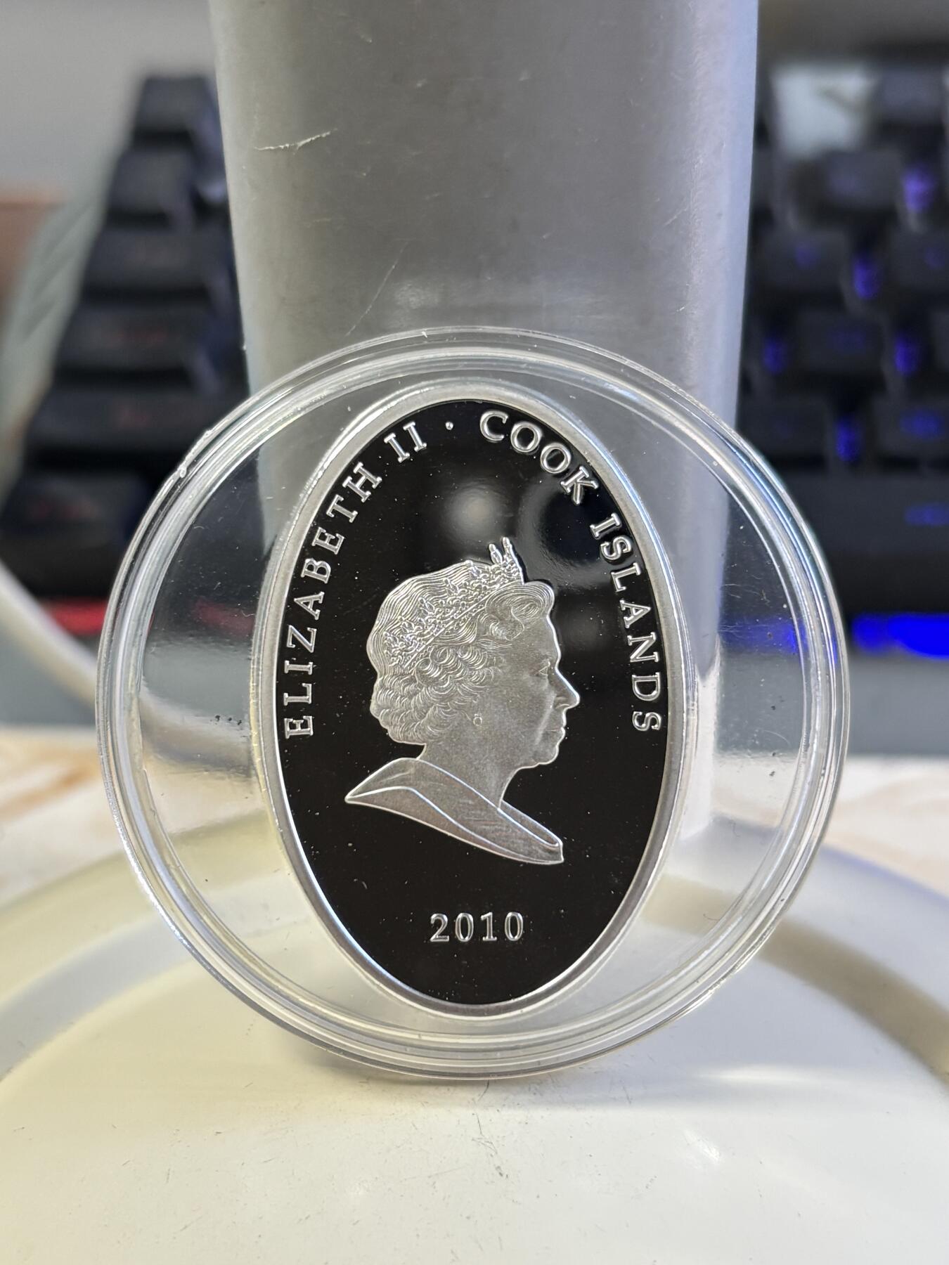 第196期拍卖 库克2010年世界奇观系列迪拜塔镀金立体1盎司纪念银币，999银镀金，发行3000枚