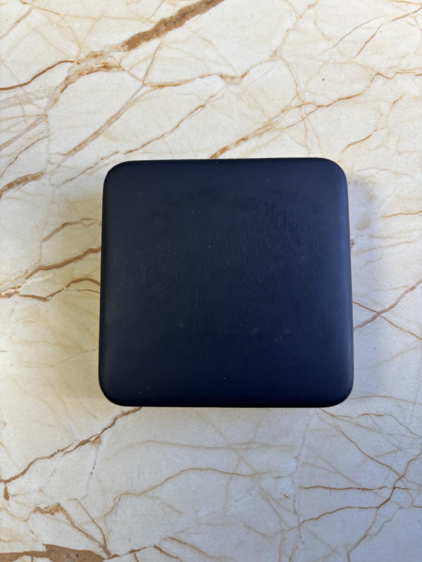 第196期拍卖 吉尔吉斯斯坦2014年首任可汗巴尔斯别克镀钛黑银币，925银，28.28克，发行2000枚