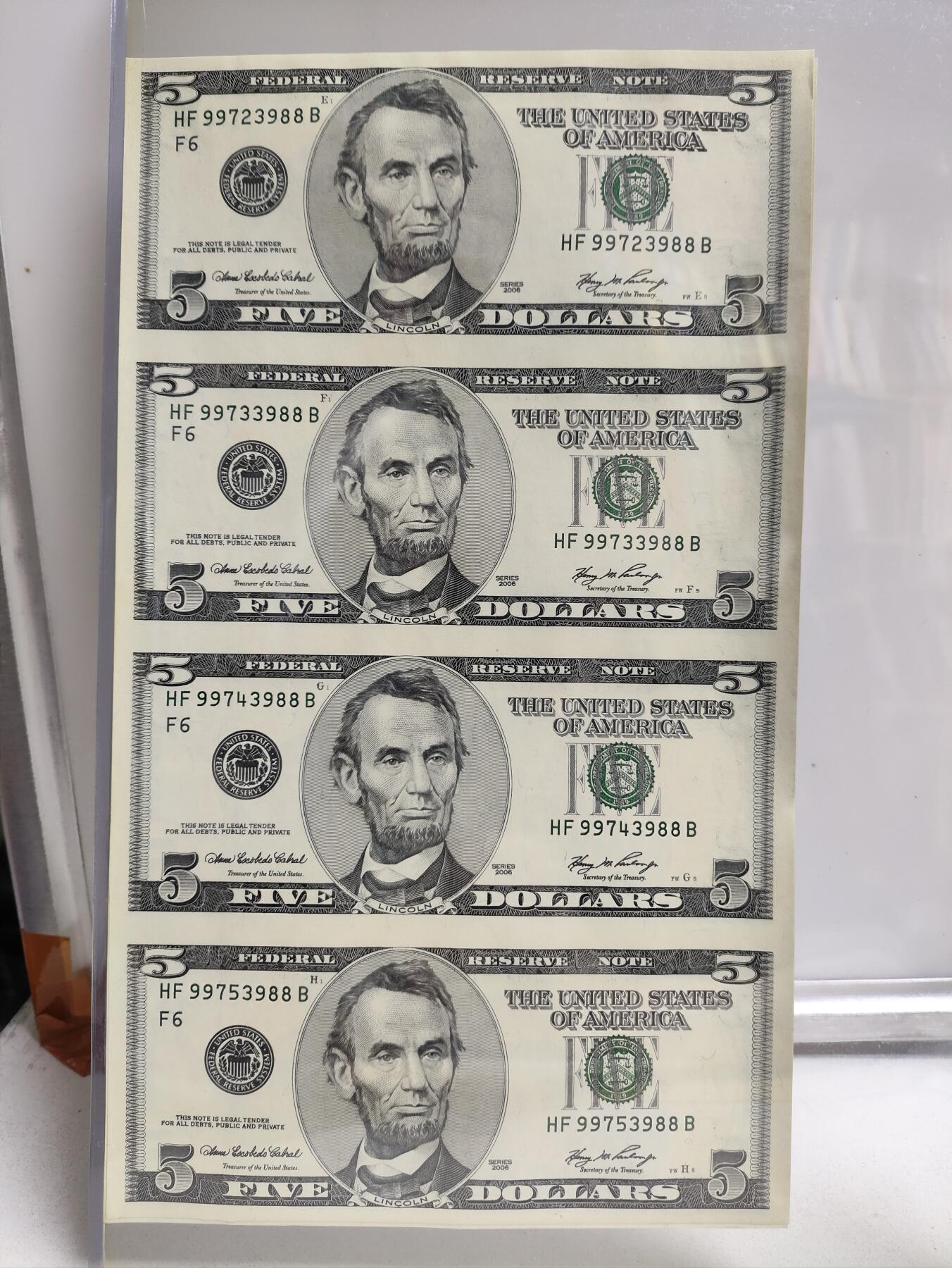 大头版5美元4连体钞 99头88尾，双头双尾