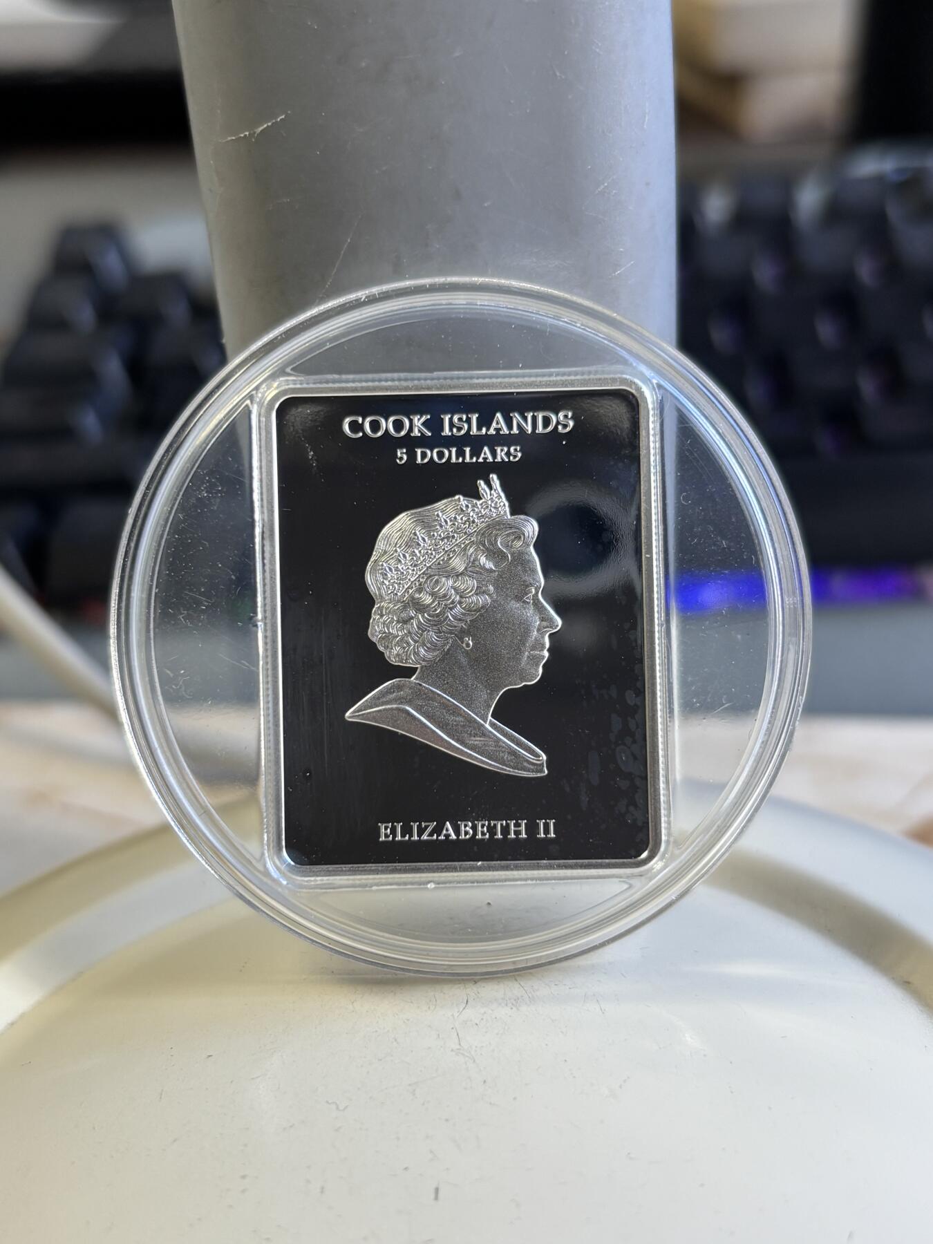 第196期拍卖 2008年库克5元镶施瓦洛世奇水晶部分镀金精制银币 教皇本笃十六系列-迈向更新之年的开端 25克925银 发行量：5000枚