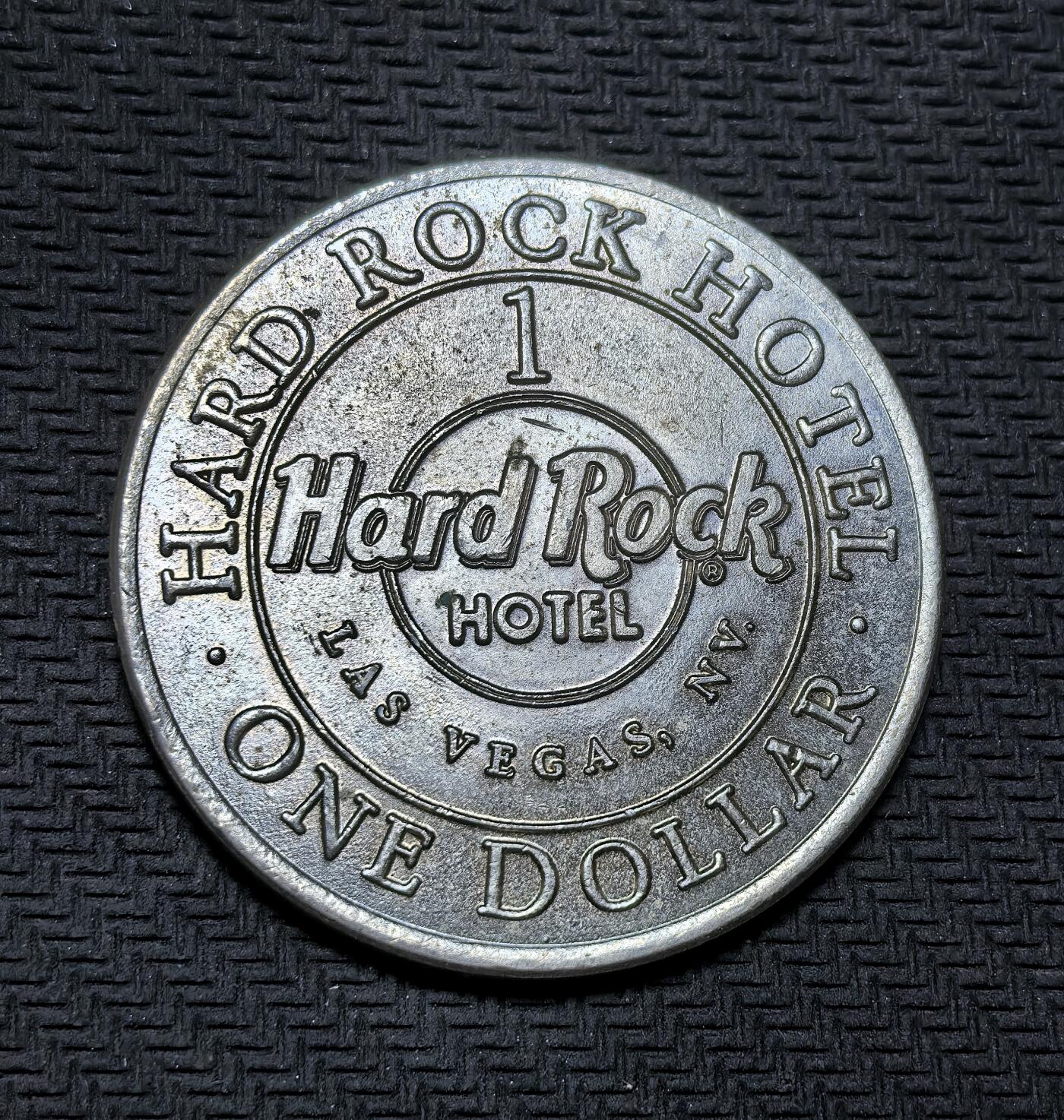 外国优质银币克朗币纪念章，每周六晚九点倒数截拍，满百包邮可寄存，持续收拍