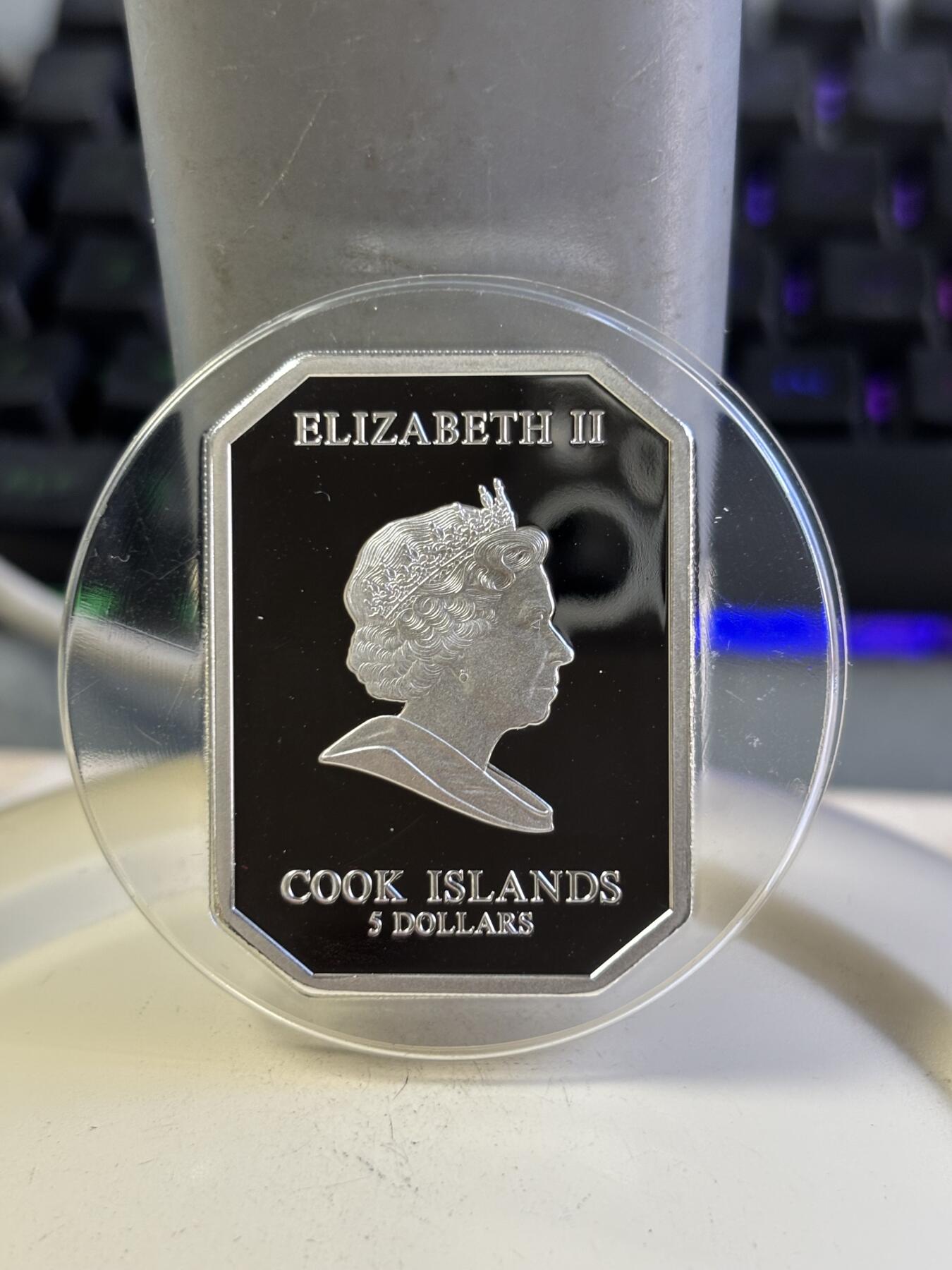 第196期拍卖 库克2009年梵蒂冈艺术圣母怜子镶嵌水晶纪念银币，925银，25克