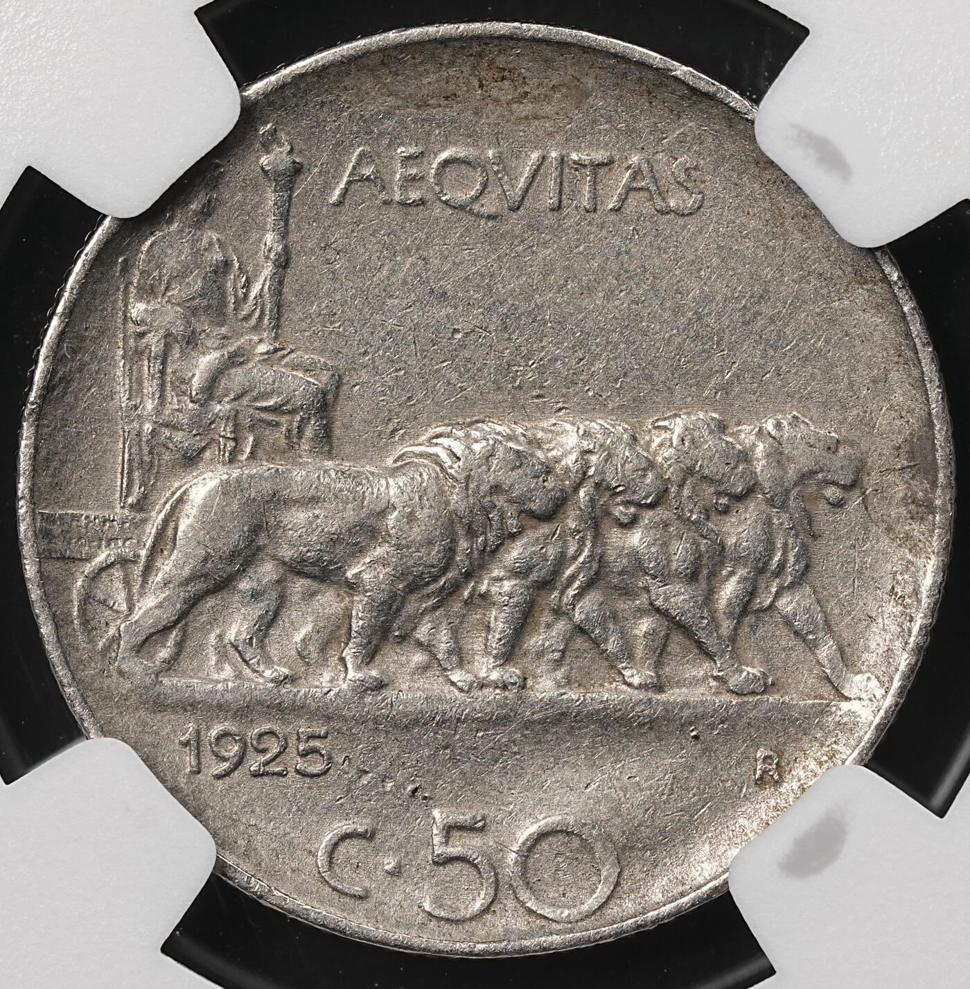 修遠堂世界钱币第110期 NGC AU50 1925年意大利50分，稀少齿边版