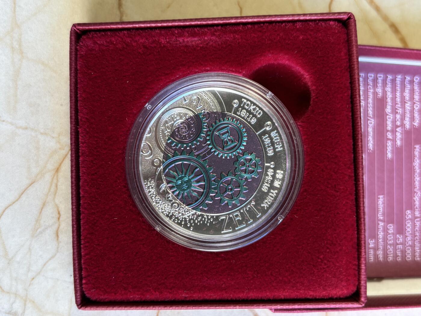 第196期拍卖 获奖奥地利2016年银铌镶嵌时间三彩色纪念银铌币，金属:900银/铌998，重量:15.5克（9克银，6.5克铌），直径:34毫米，发行：65000枚，获2018年度克劳斯世界硬币大奖赛最佳双金属币