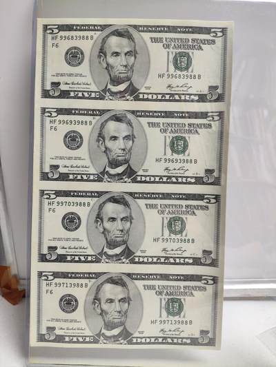 大头版5美元4连体钞 99头88尾，双头双尾 - 大头版5美元4连体钞 99头88尾，双头双尾