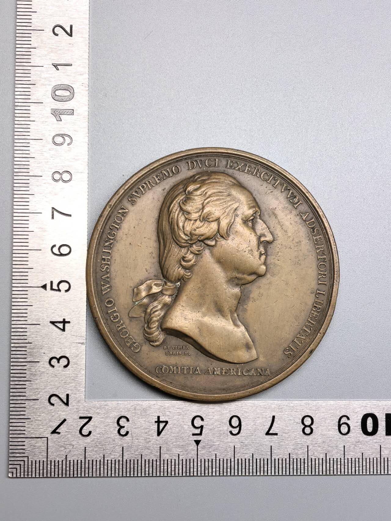 小驴勋章奖章收藏4月4日周六晚六点拍卖（珍爱和平，收藏战争，铭记历史，勿忘国耻，忠党爱国。有偿代拍，送拍规则在简介最后，参拍须阅读规则后再参拍，关系到运费包装发货时效真假辨别等关键信息，拍卖时不再发原图，看大图店主微信码在拍卖店铺介绍里） 美国波士顿战役纪念大铜章，不是我专业范围请自行断代