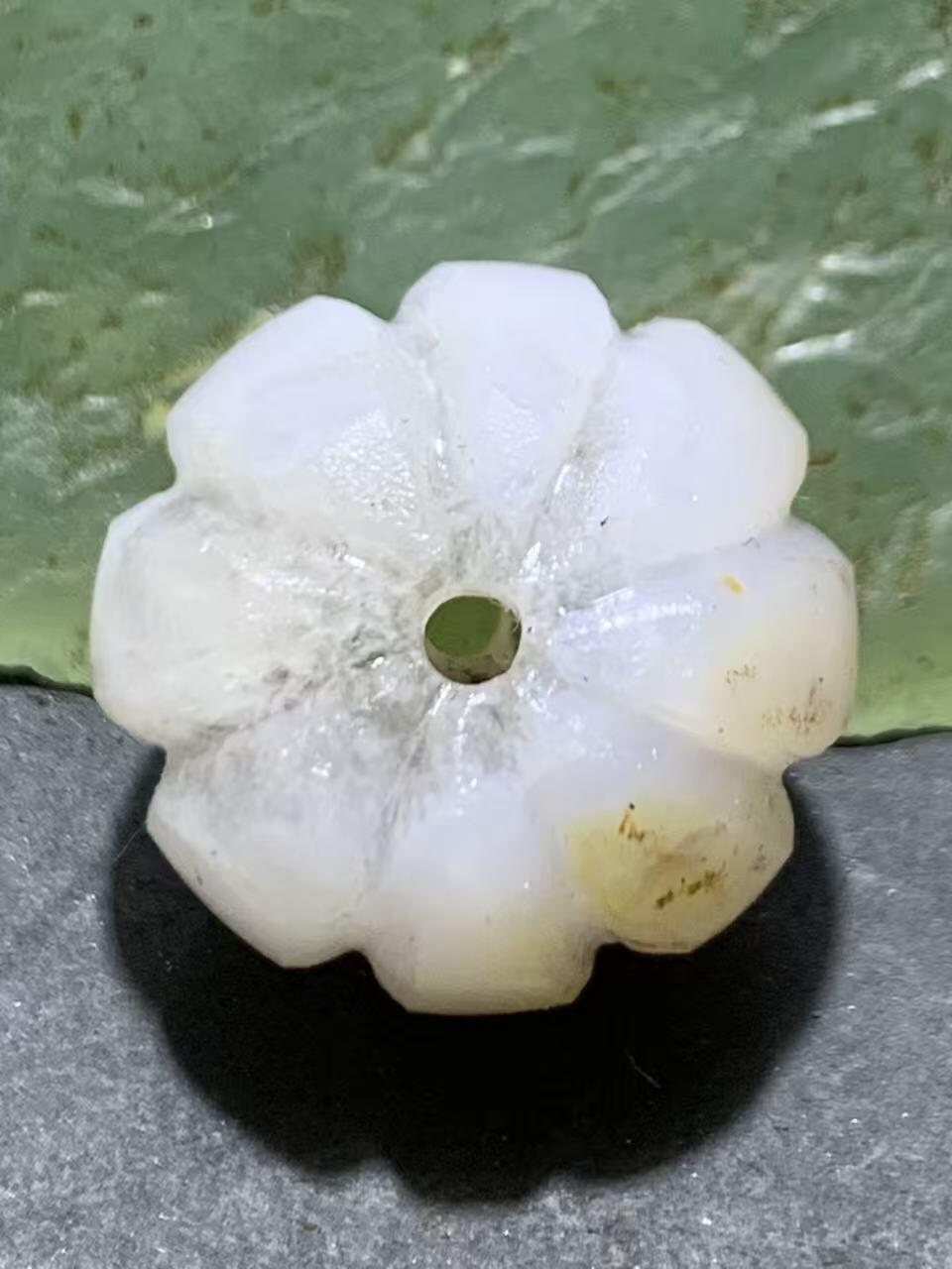 精美亚光冰飘战国红玛瑙手工雕刻2.0平头瓜珠一颗！，