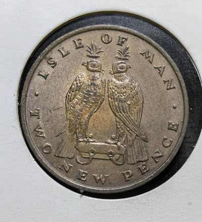 外国优质银币克朗币纪念章，每周六晚九点倒数截拍，满百包邮可寄存，持续收拍 - 马恩岛1975 年2 新便士铜币。正面为伊丽莎白二世，背面是两只猎隼，体现马恩岛作为英国自治领地的独特文化与历史象征，也是其 Decimalization 时期的经典货币。