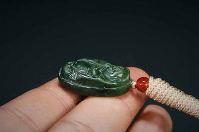 上海都达杂项专场103【全场包邮】  天然和田玉碧玉精雕《笑佛》挂件80-89