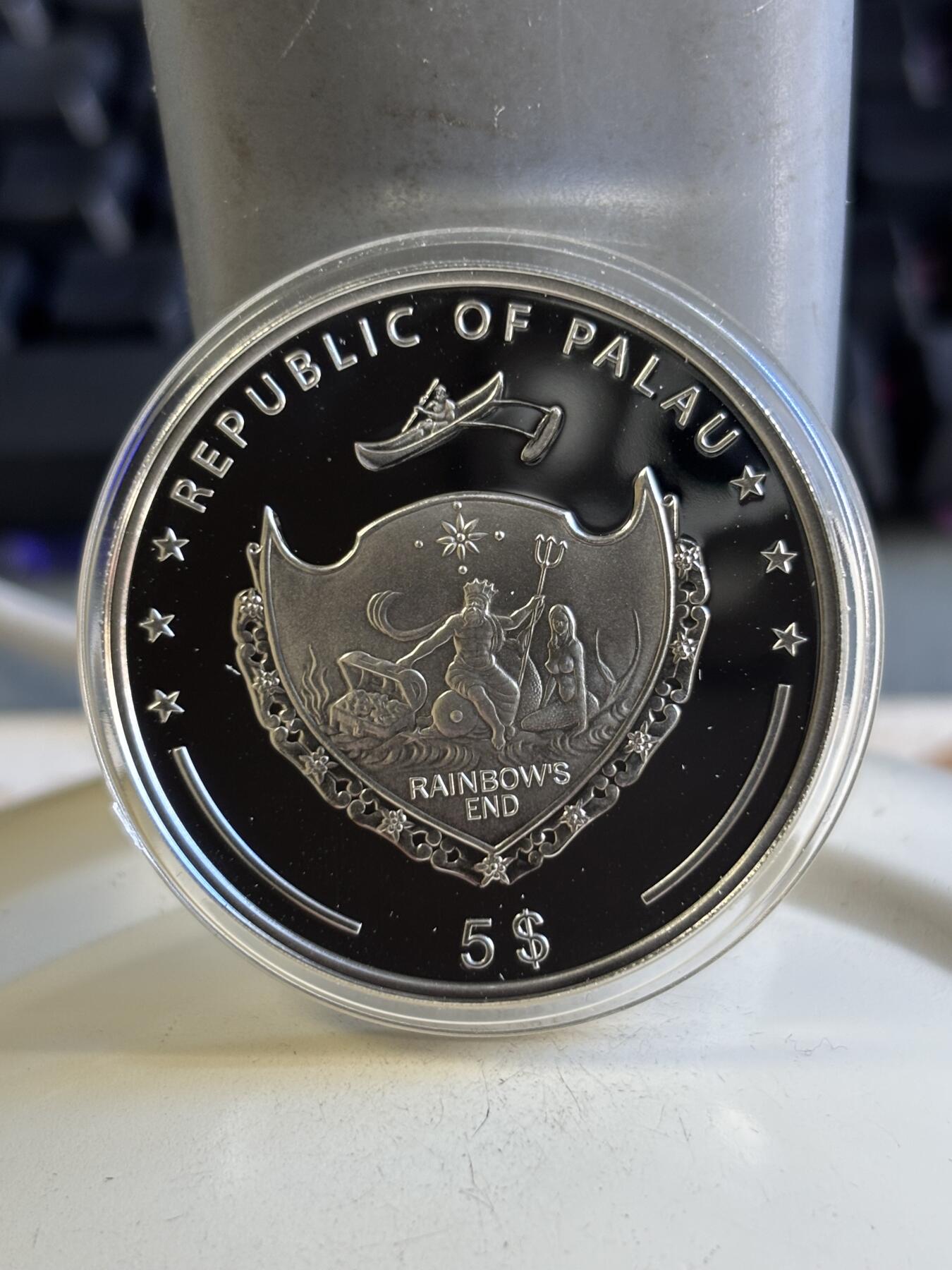 第196期拍卖 获奖币帕劳2009年镶嵌天然深海珍珠彩色纪念银币，925银，25克，发行2500枚，世界上最美的25种硬币之一