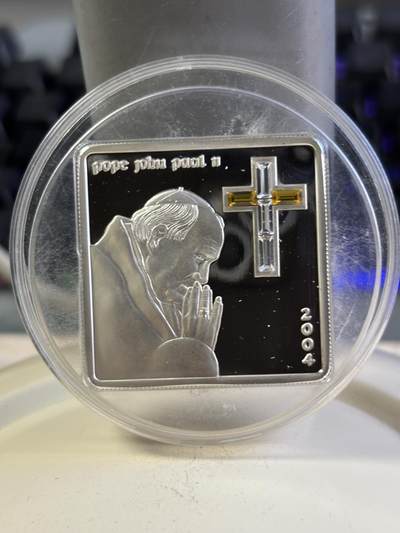 第196期拍卖 - 北马里亚纳2004年教皇约翰保罗二世镶嵌水晶纪念银币，925银，25克