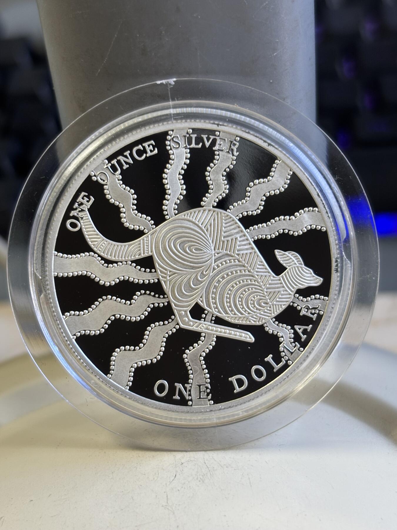 第196期拍卖 澳大利亚2002年袋鼠一盎司精制纪念银币，999银