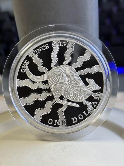 第196期拍卖 - 澳大利亚2002年袋鼠一盎司精制纪念银币，999银