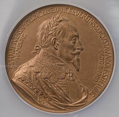 万国钱币拍卖第064期 - NGC MS63 1903年德国汉堡古斯塔夫·阿道夫基金会福音协会大会纪念大铜章 大天使指向教堂 大规格BU收藏级（评级盒右下角破损）