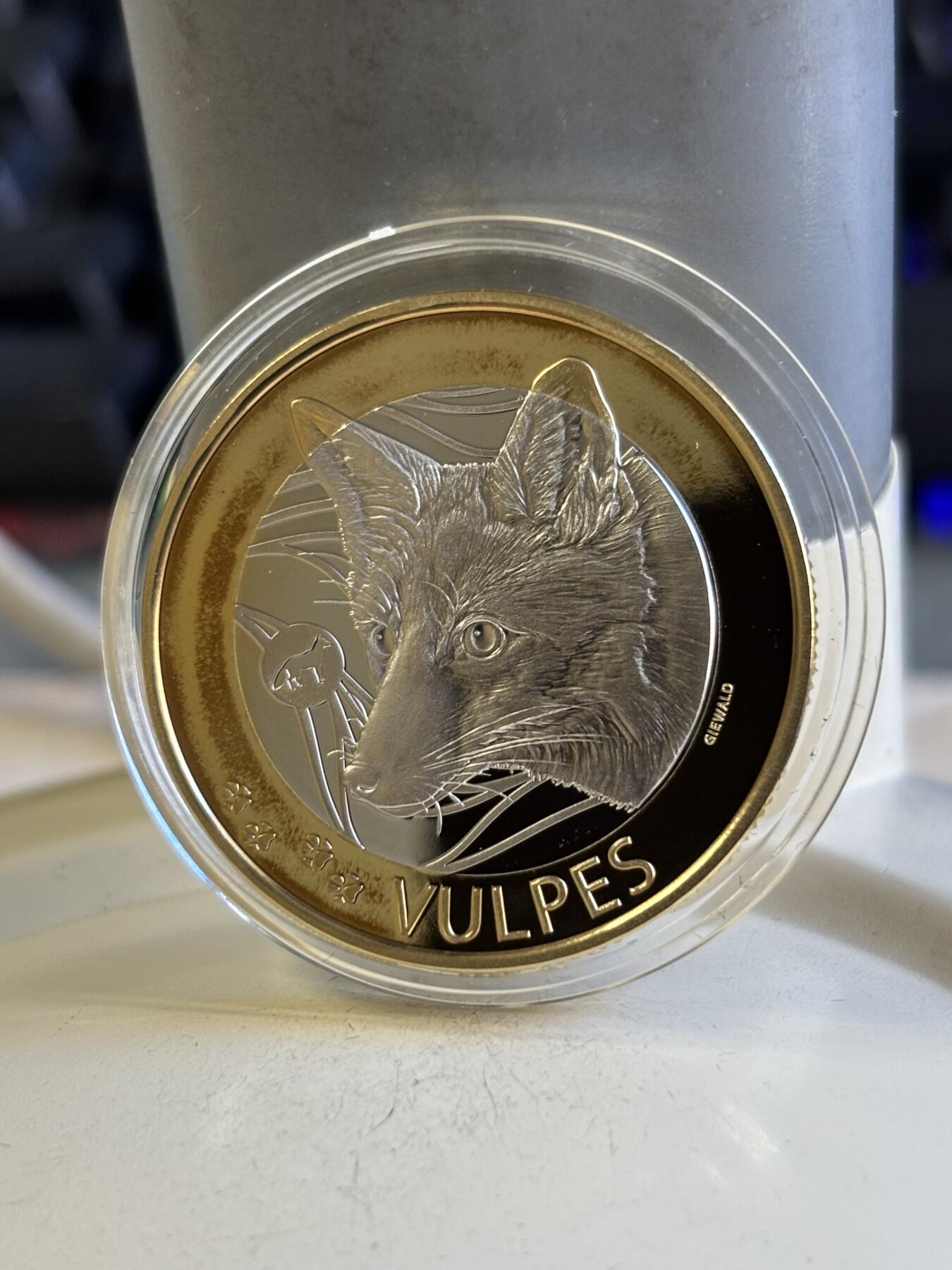 第196期拍卖 瑞士2021年森林动物狐狸10法郎双色精制纪念币，有氧化，