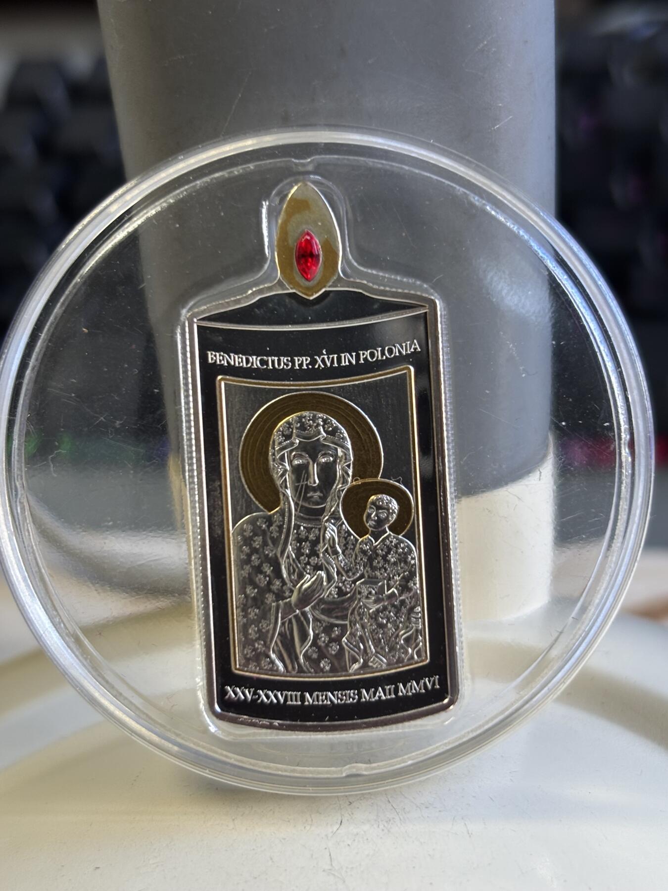 第196期拍卖 库克2006年本笃十六世访问蜡烛异形纪念银币，925银，25.64克