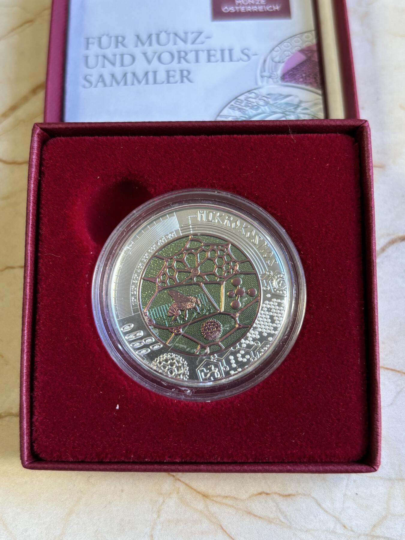 第196期拍卖 奥地利2017年银铌镶嵌系列微观世界银铌双金属币，金属:900银998铌，重量:16.5克（10克银，6.5克铌）直径:34毫米，发行：65000枚