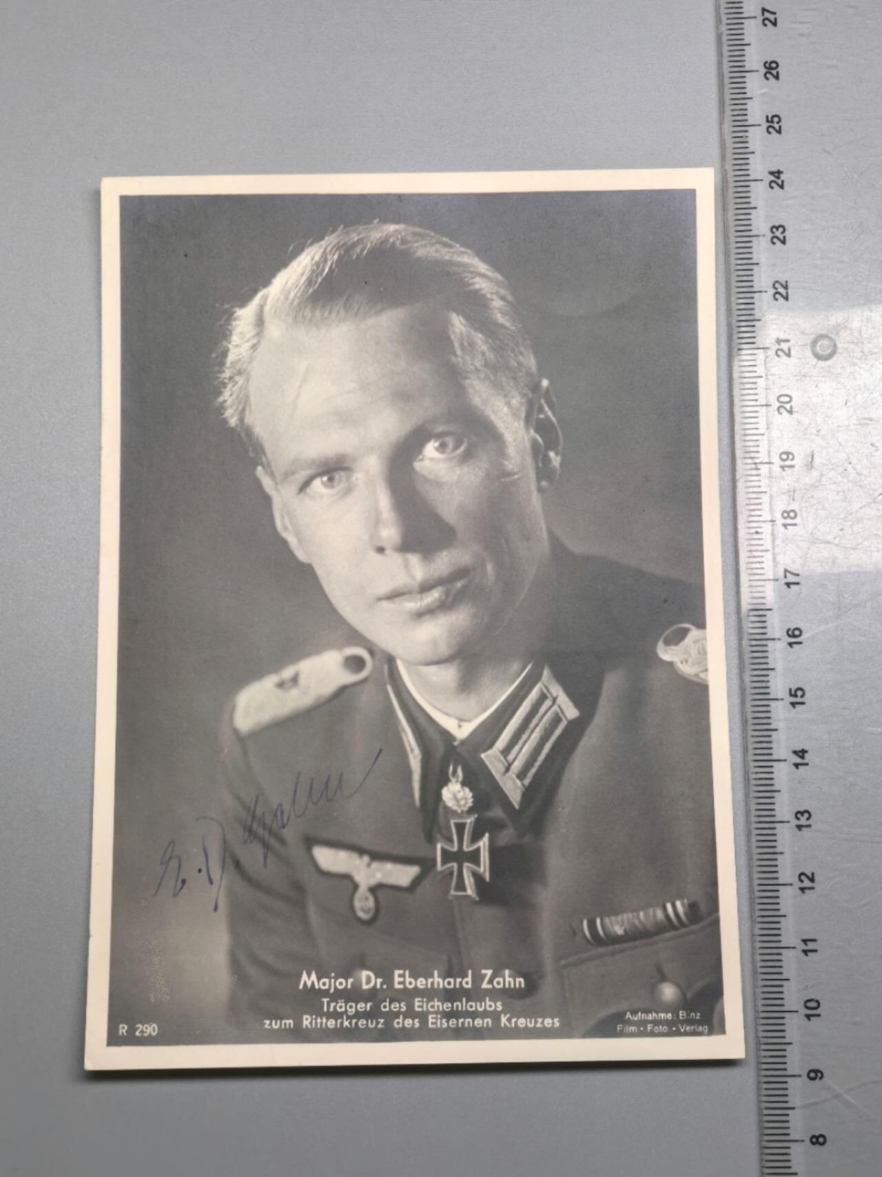 小驴勋章奖章收藏4月4日周六晚六点拍卖（珍爱和平，收藏战争，铭记历史，勿忘国耻，忠党爱国。有偿代拍，送拍规则在简介最后，参拍须阅读规则后再参拍，关系到运费包装发货时效真假辨别等关键信息，拍卖时不再发原图，看大图店主微信码在拍卖店铺介绍里） 橡叶饰百岁博士Dr. Eberhard Zahn电影照片出版社战时明信片战后正反双亲签