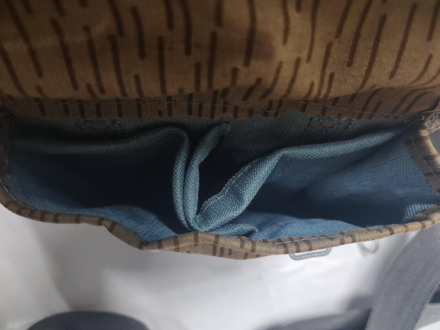 韵星假日军品类拍卖第51期  -- Rimey Holidays Militaria Auction 51 民主德国野战雨点迷彩挎包 保存完好没有虫蛀 带肩带一套