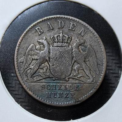 外国优质银币克朗币纪念章，每周六晚九点倒数截拍，满百包邮可寄存，持续收拍 - 巴登大公国1865年1克鲁泽铜币，属弗里德里希一世统治时期的流通币。以铜铸造，面值 1 克鲁泽，是德意志邦联时期的小额交易货币，见证了德国统一前的地方货币体系。