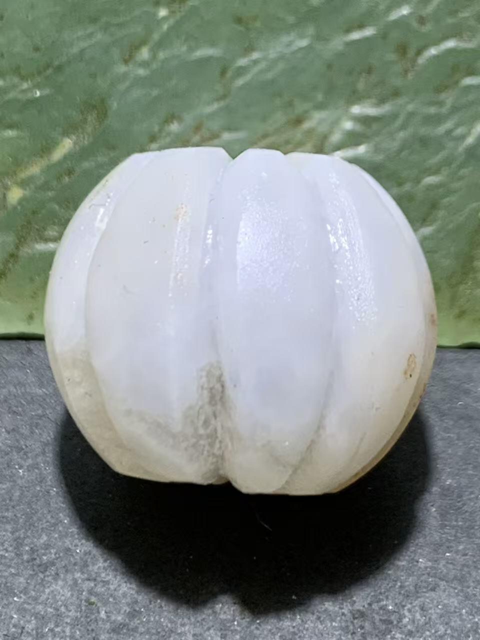 精美亚光冰飘战国红玛瑙手工雕刻2.0平头瓜珠一颗！，