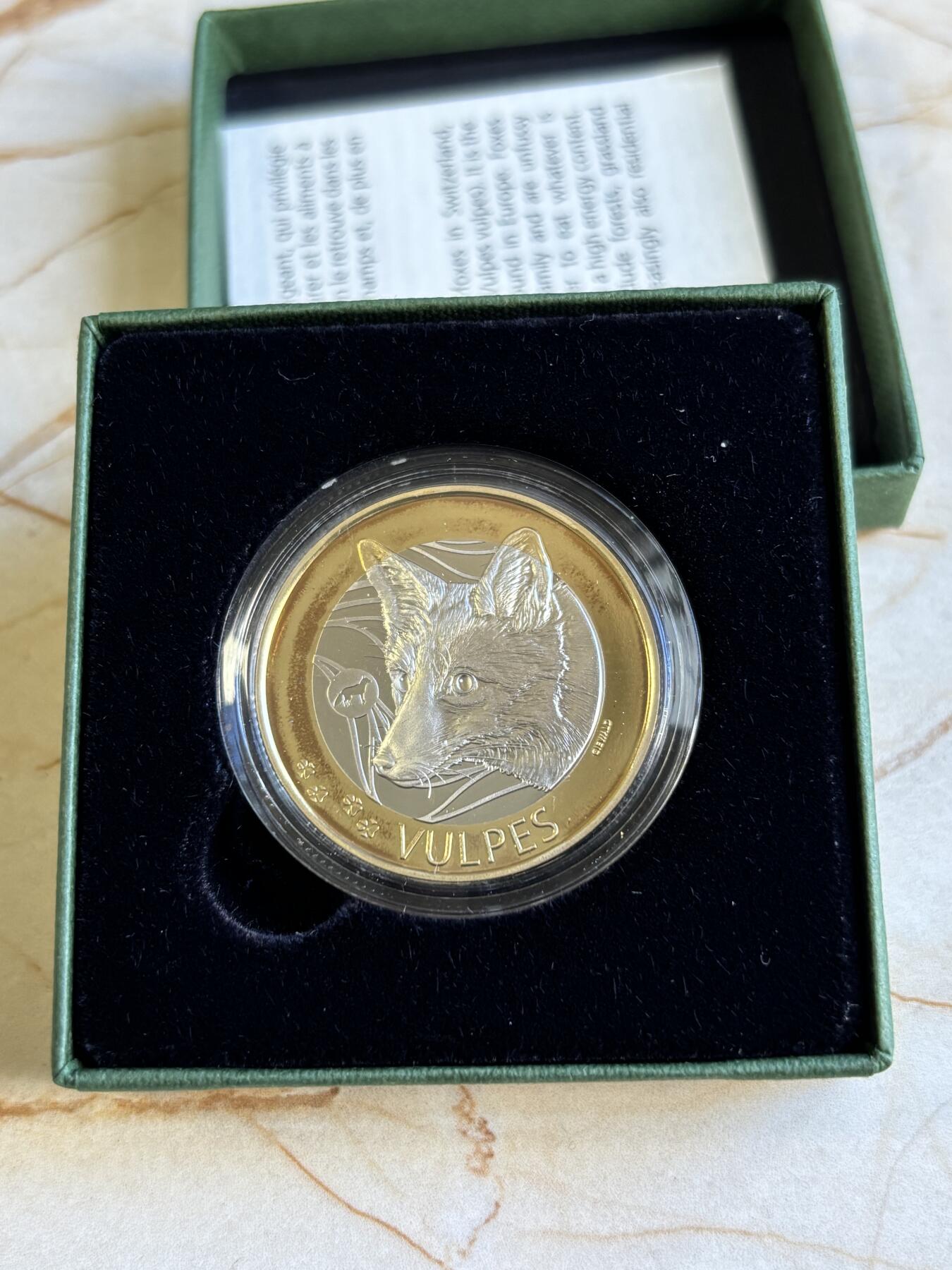 第196期拍卖 瑞士2021年森林动物狐狸10法郎双色精制纪念币，有氧化，