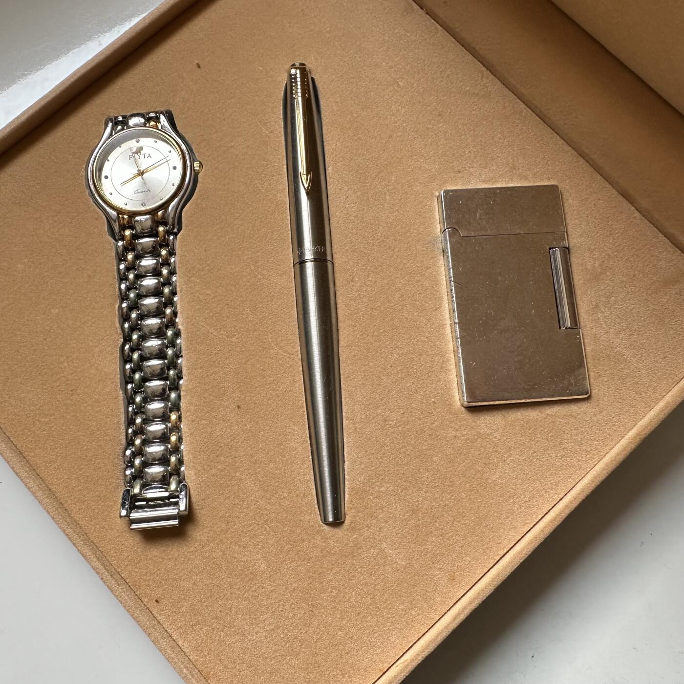 🌹外币初藏🌹🐯2026年第37场   每周二四六晚8️⃣点 接代拍 企业定制版真皮丝绒礼盒 手表钢笔打火机 套装