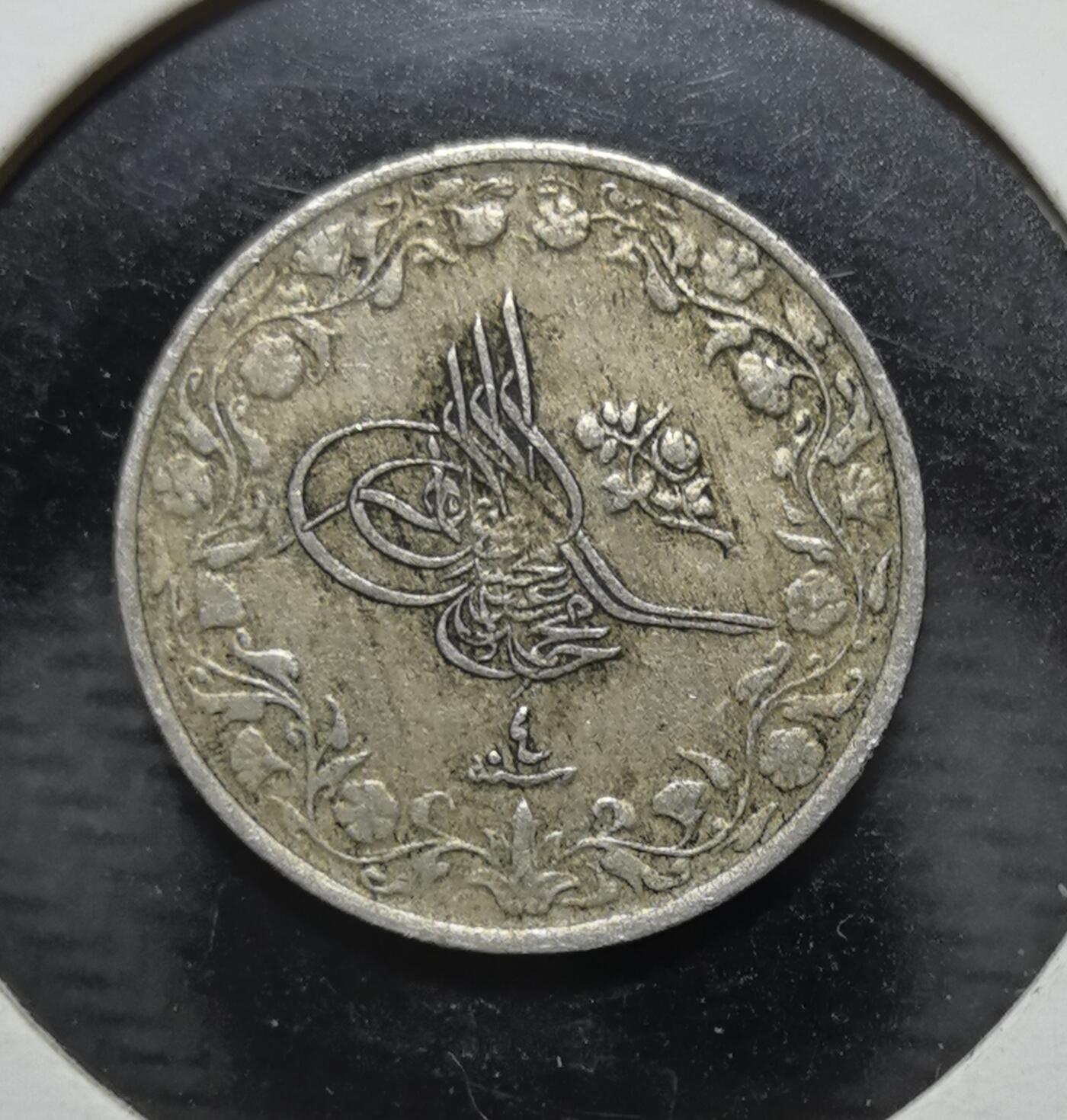 外国优质银币克朗币纪念章，每周六晚九点倒数截拍，满百包邮可寄存，持续收拍