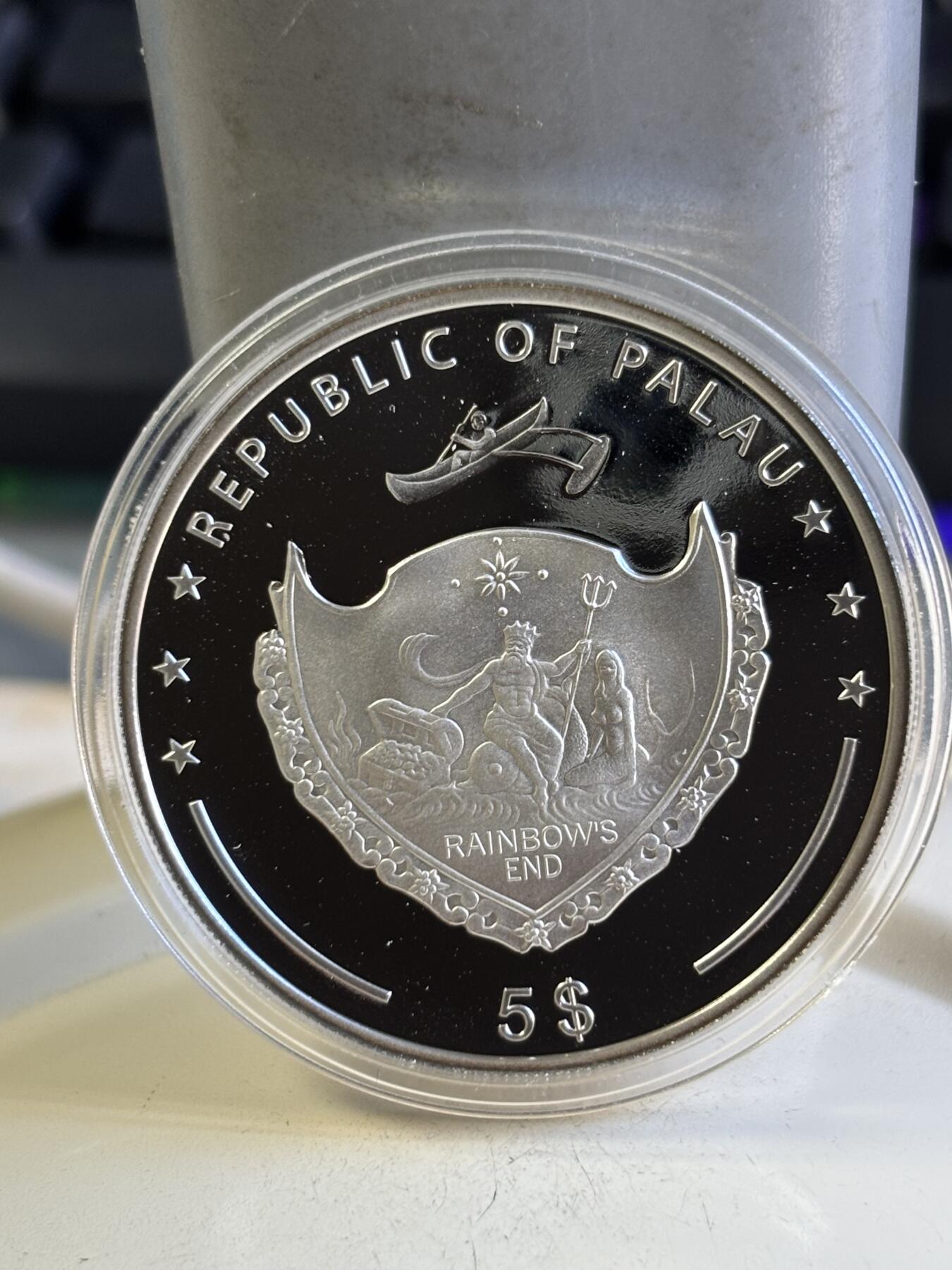 第196期拍卖 帕劳2013年干城章嘉峰植物花朵彩色纪念银币，20克，925银，发行量2500枚，有氧化