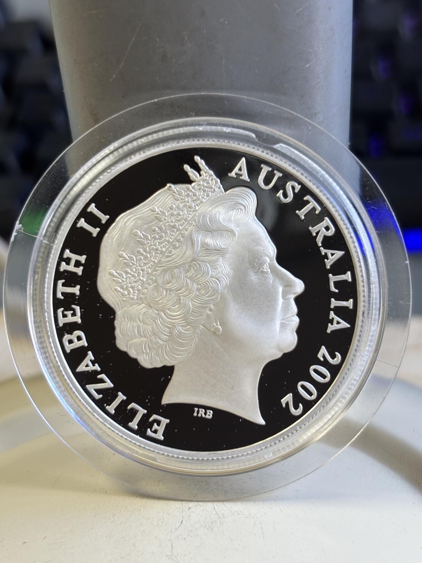 第196期拍卖 澳大利亚2002年袋鼠一盎司精制纪念银币，999银