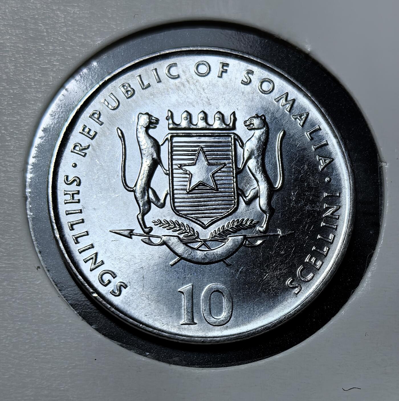 外国优质银币克朗币纪念章，每周六晚九点倒数截拍，满百包邮可寄存，持续收拍